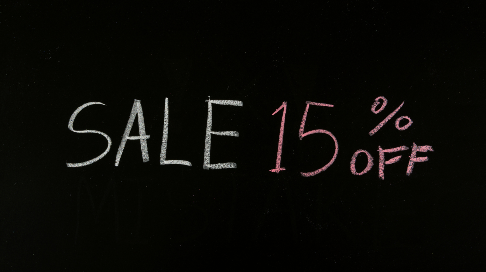 Store Cards vs. Cash Back Cards: Why That “15% Off” Coupon is a Trap