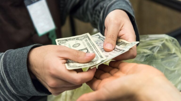 The Right-Sizing Dilemma: Why Paying 100% Cash is a 2026 Liquidity Trap